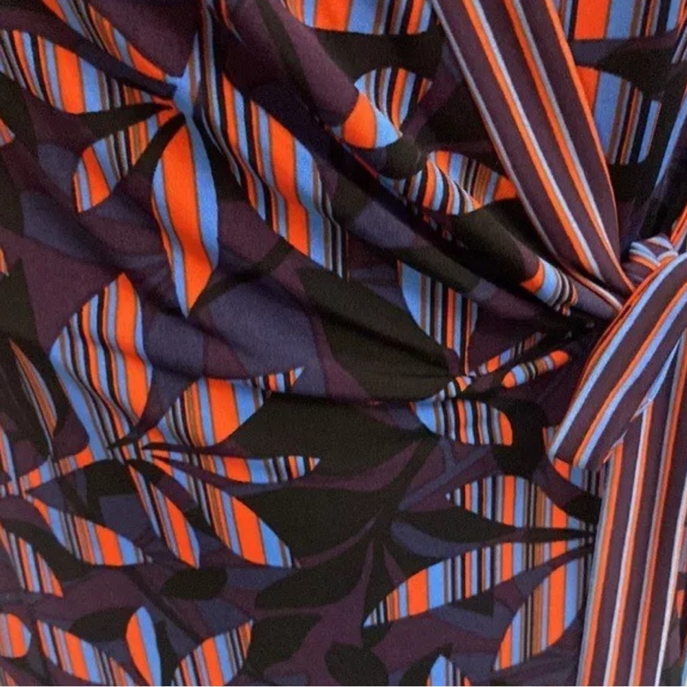 Bcbgmaxazria Multicolor Patterned Wrap Dress Size… - image 4